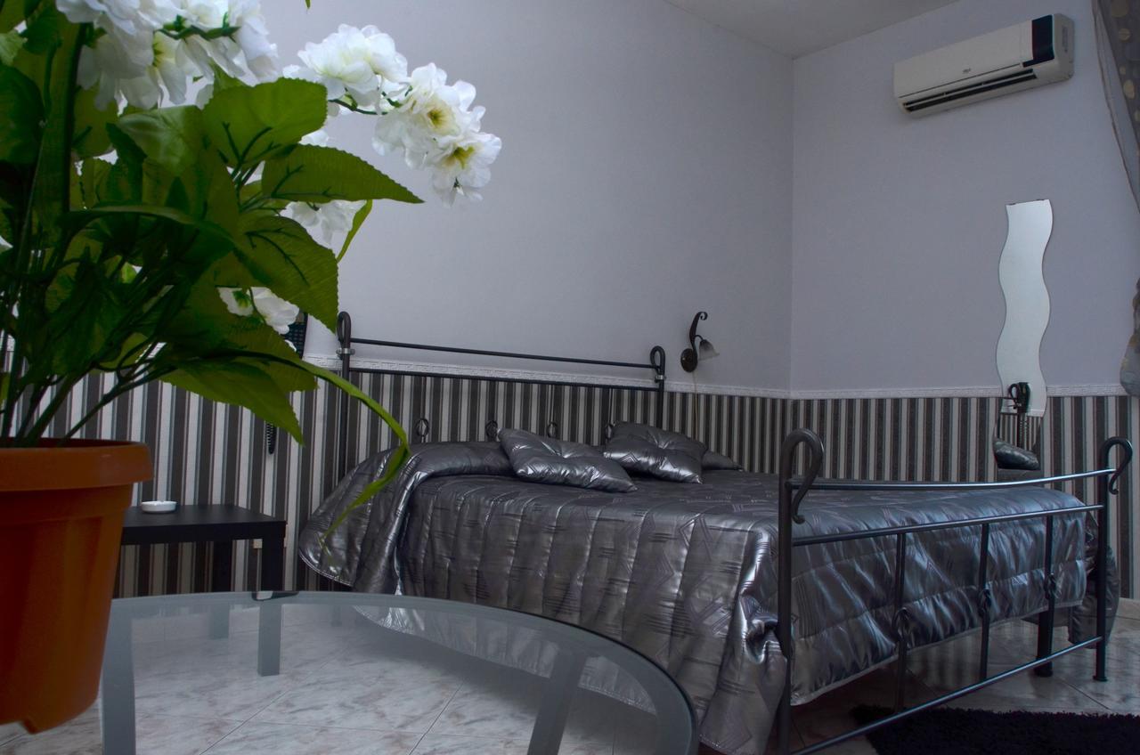 Hotel Stefany Лаго Патрия Екстериор снимка