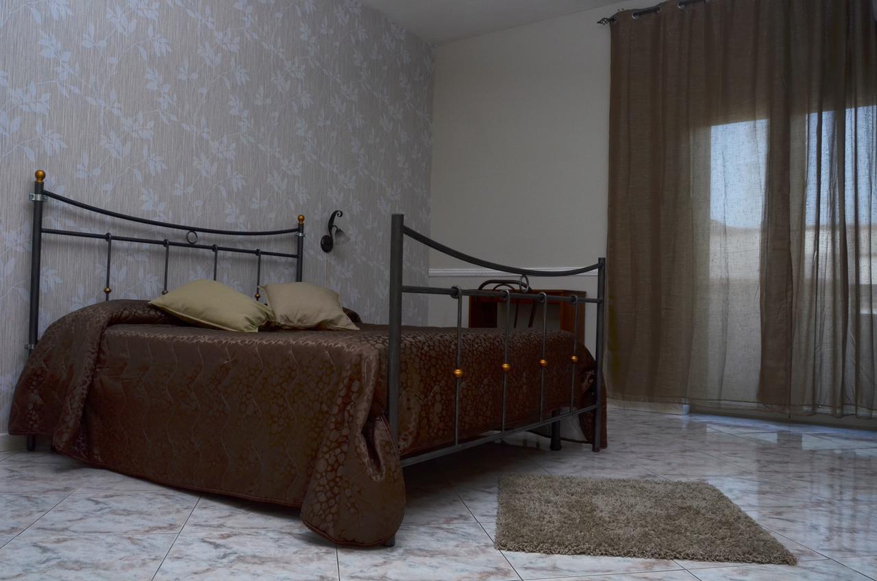 Hotel Stefany Лаго Патрия Екстериор снимка