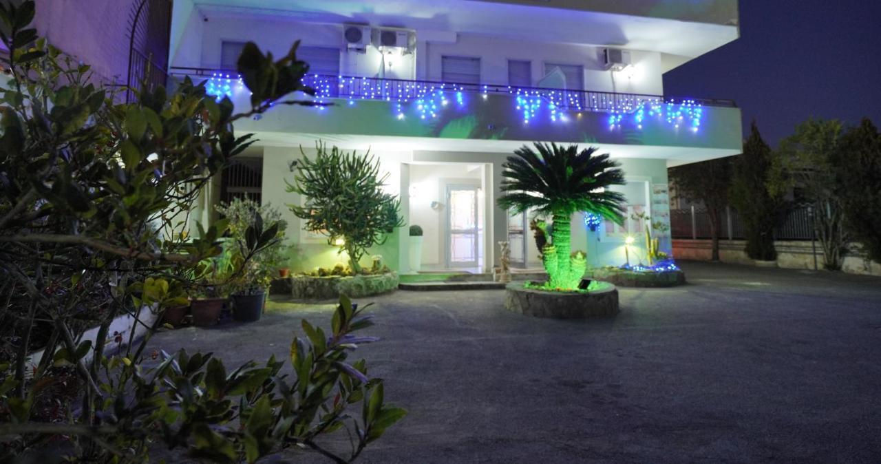 Hotel Stefany Лаго Патрия Екстериор снимка