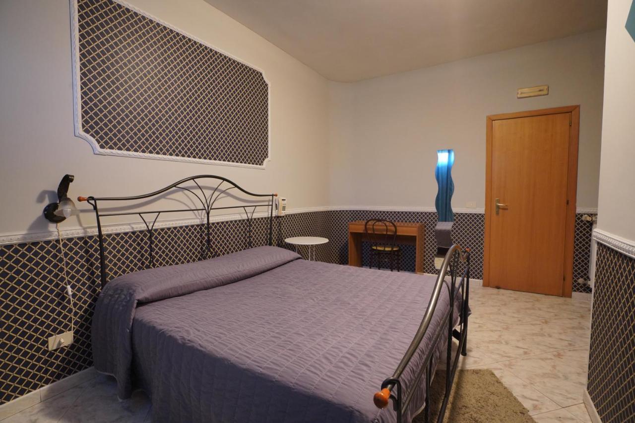 Hotel Stefany Лаго Патрия Екстериор снимка