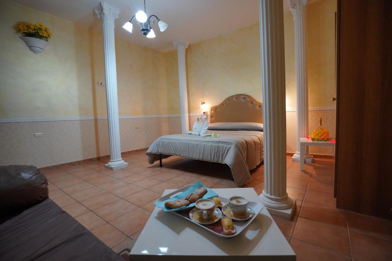 Hotel Stefany Лаго Патрия Екстериор снимка